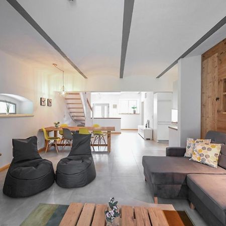 Farmhouse Eckartsberg Im Zittauer Gebirge - Gemuetliche Und Moderne Ferienwohnungen Mit Terrasse エクステリア 写真